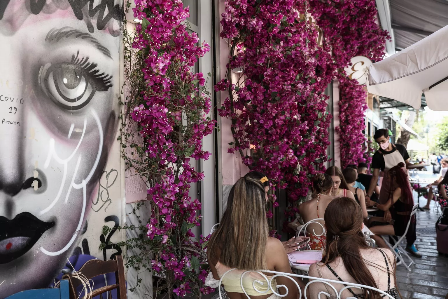 ΕΛΣΤΑΤ: Άνοδος 16,6% στον τζίρο για τα καταλύματα το β’ τρίμηνο – Στο 9,1% για την εστίαση