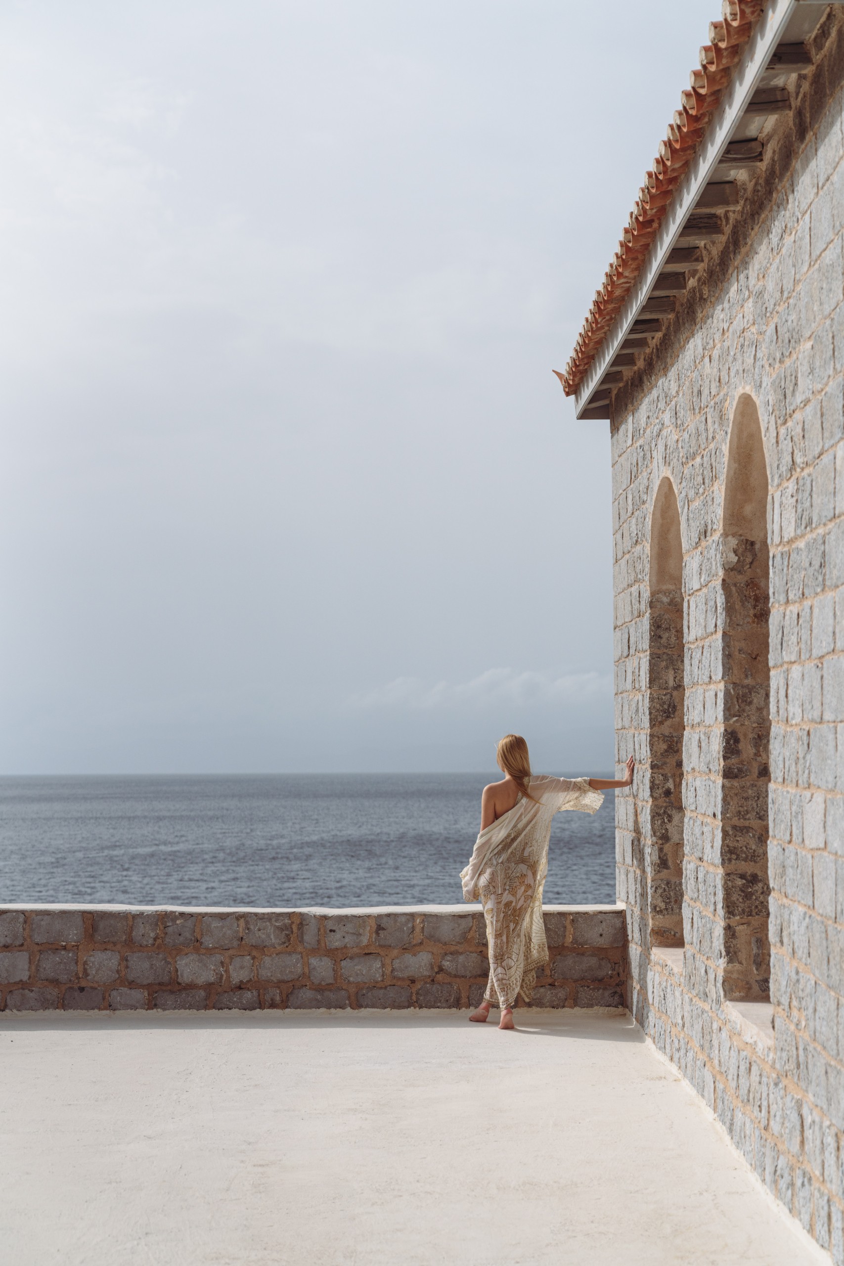 O Αγγλος που έφτιαξε το πεντάστερο μπουτίκ ξενοδοχείο στην μόνη αμμουδιά της Υδρας