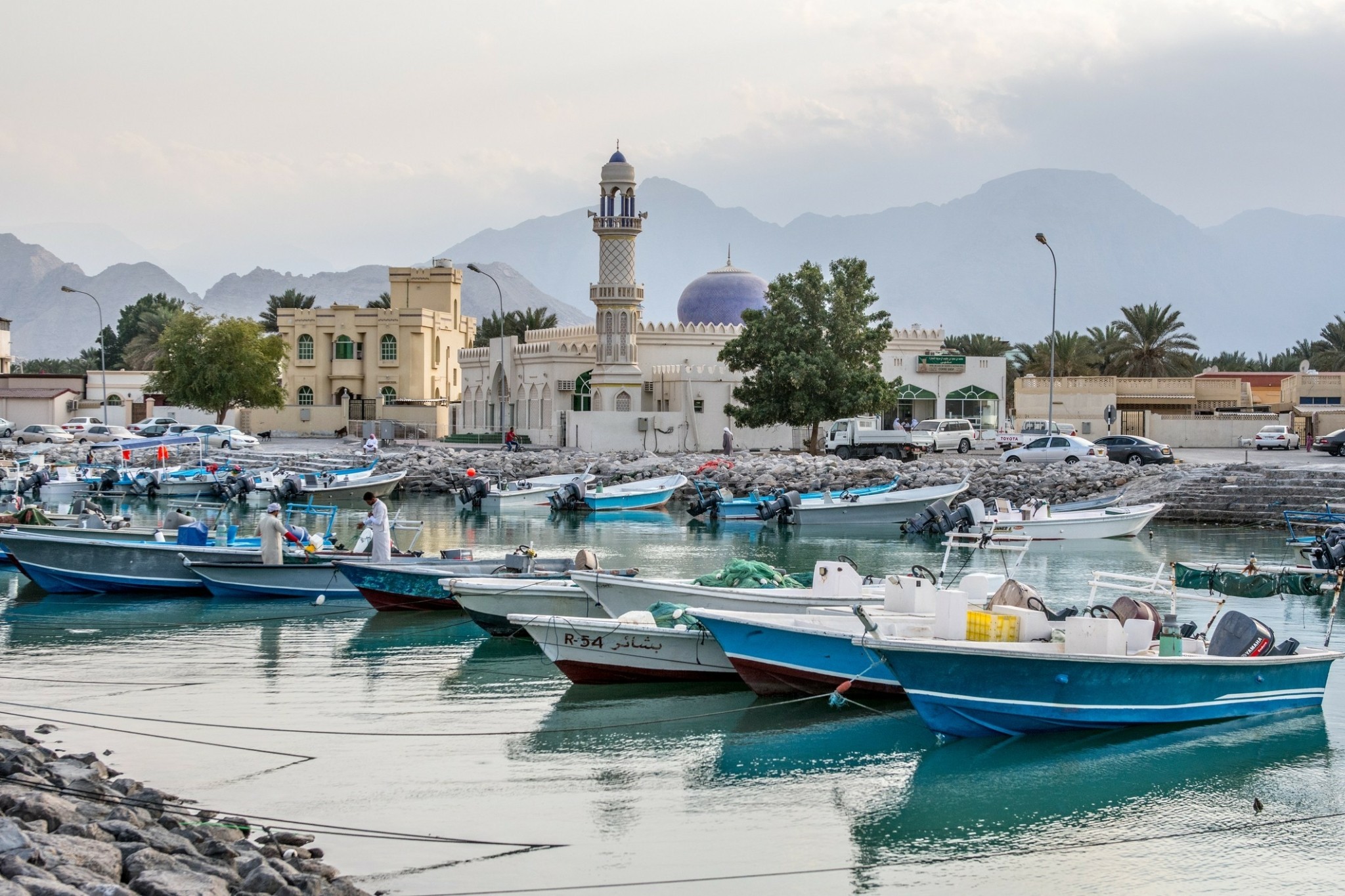 “Η Νορβηγία της Αραβίας” – Η εμπειρία στην άγρια ακτογραμμή μιας χερσονήσου στο Ομάν