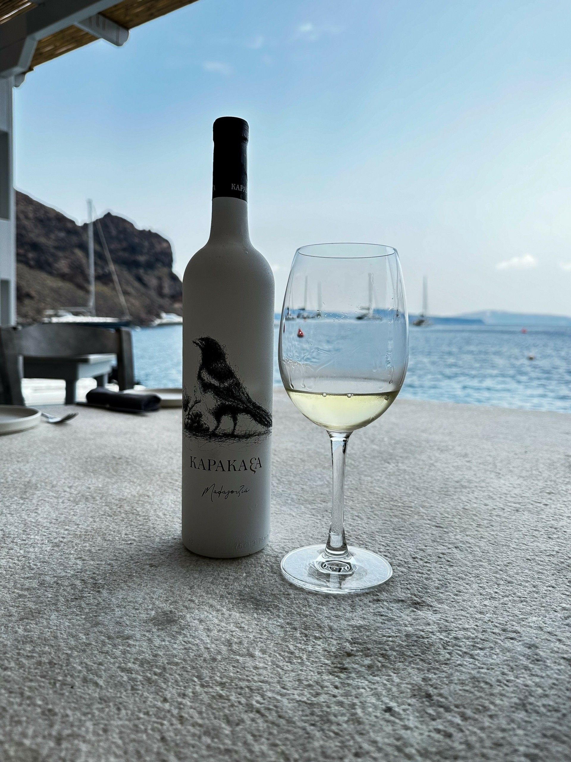 Qhera – Koρυφαία εμπειρία γαστρονομίας πάνω στα κύματα της Θηρασιάς