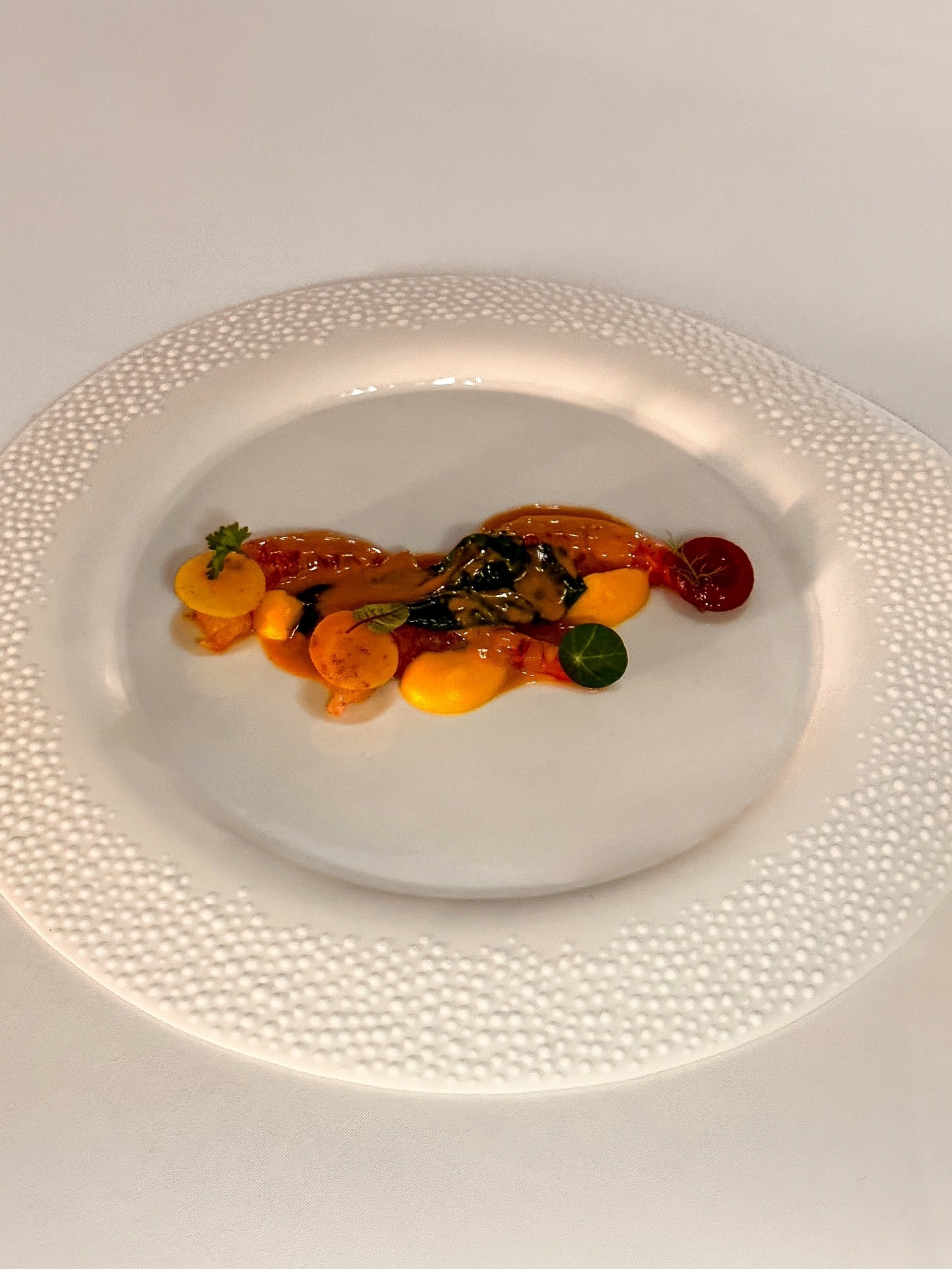 Selene: Δοκιμάζουμε το μενού του εμβληματικού εστιατορίου της Σαντορίνης