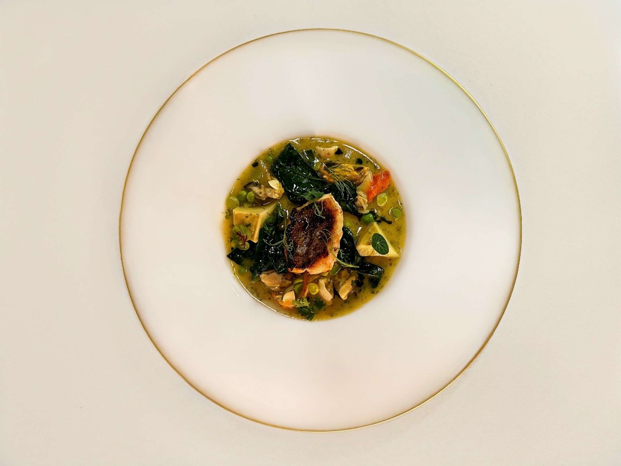 Selene: Δοκιμάζουμε το μενού του εμβληματικού εστιατορίου της Σαντορίνης