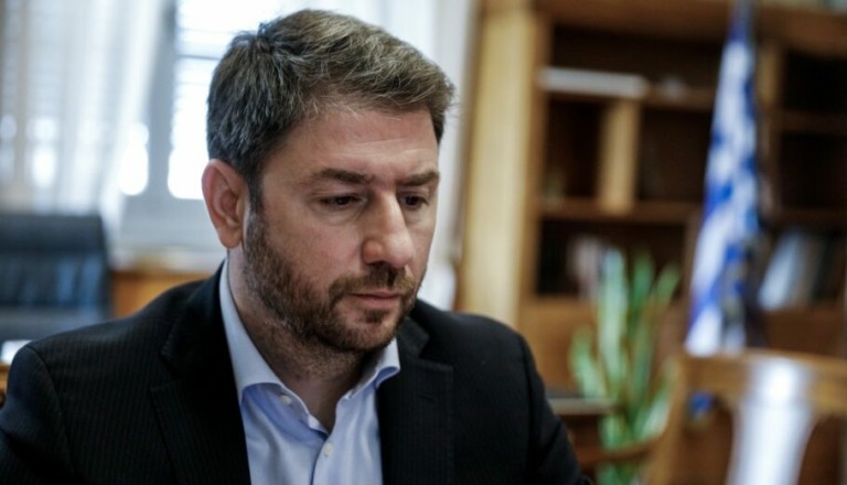 ΠΑΣΟΚ: Ο Aνδρουλάκης θέτει θέμα κομματικής πειθαρχίας για τα μη κρατικά ΑΕΙ