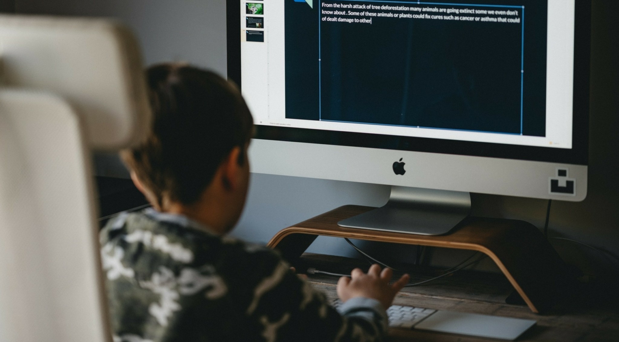 10201: Από πότε ενεργοποιείται ο 5ψήφιος αριθμός για τη βία ανηλίκων