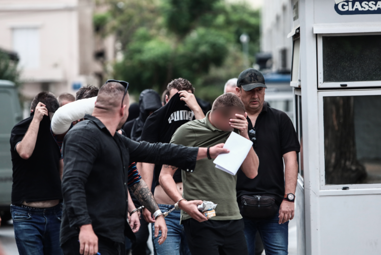 Νέα Φιλαδέλφεια: Στους ανακριτές οι τελευταίοι 35 χούλιγκαν για τη δολοφονία του Μιχάλη (upd)