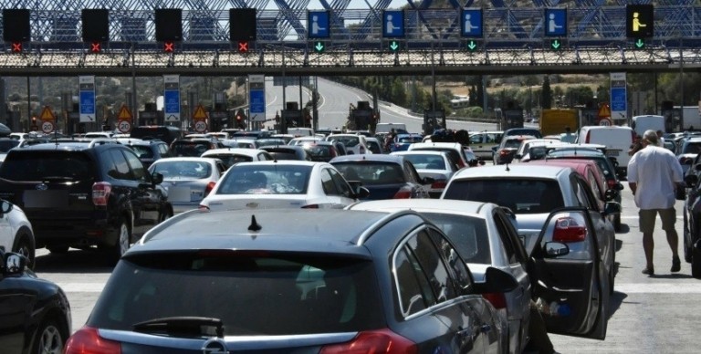 Διόδια: Τέλος στις ουρές με κατάργηση στην υποχρεωτική εκτύπωση για τις αποδείξεις