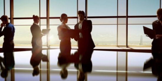 Μεγάλες εταιρείες, μεγάλοι μισθοί – Οι διαφορές αμοιβών ανά φύλο και μέγεθος επιχείρησης | Ειδήσεις για την Οικονομία