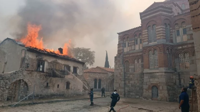 Μονή Οσίου Λουκά: Εγκρίθηκαν οι πιστώσεις αποκατάστασης μετά τη φωτιά