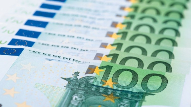 Απόφαση της ΕΕ: Από πότε μπαίνει τέλος στην πληρωμή με μετρητά για αγορές άνω των €10.000