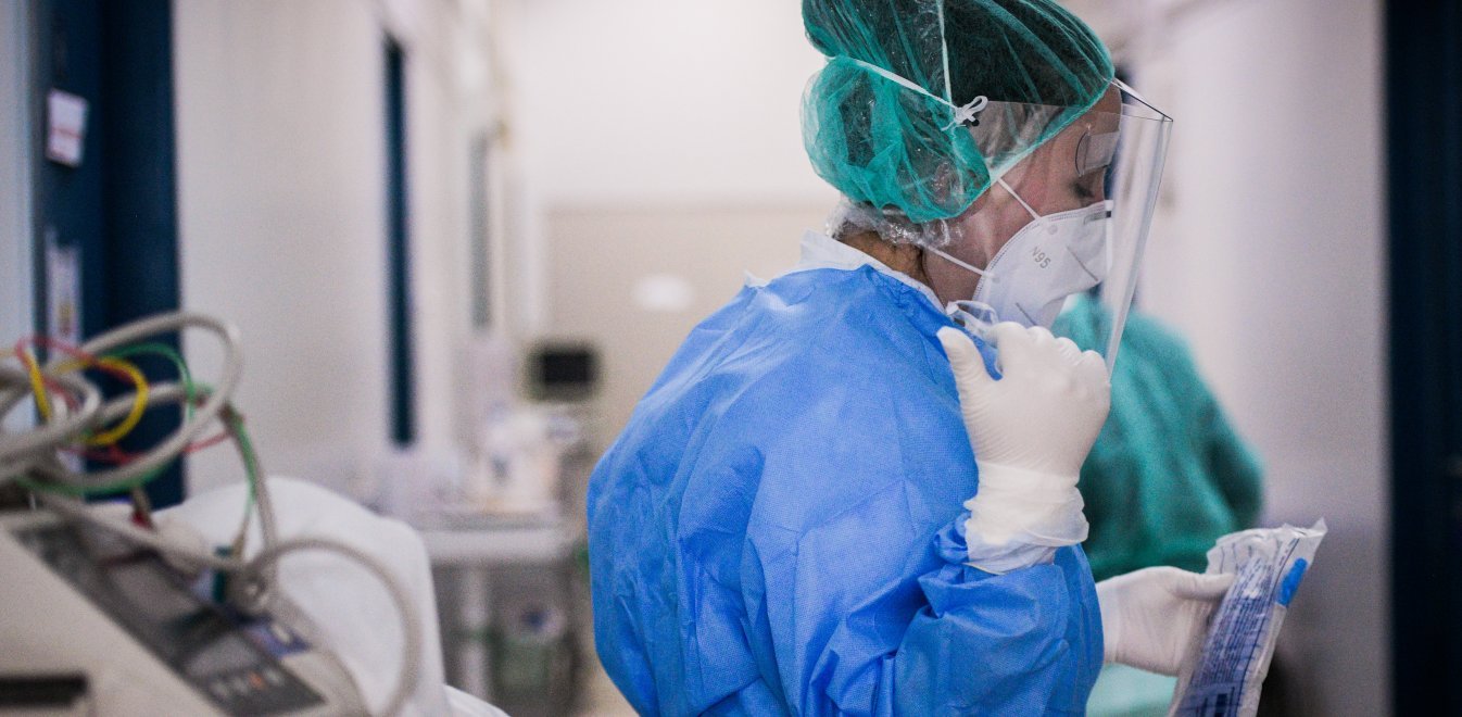 Κορωνοϊός: Αυξήθηκαν τα κρούσματα και οι νοσηλείες