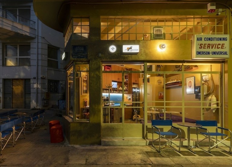 Titanas – Το σύγχρονο καφενείο των 11 τετραγωνικών είναι μνημείο cult αισθητικής