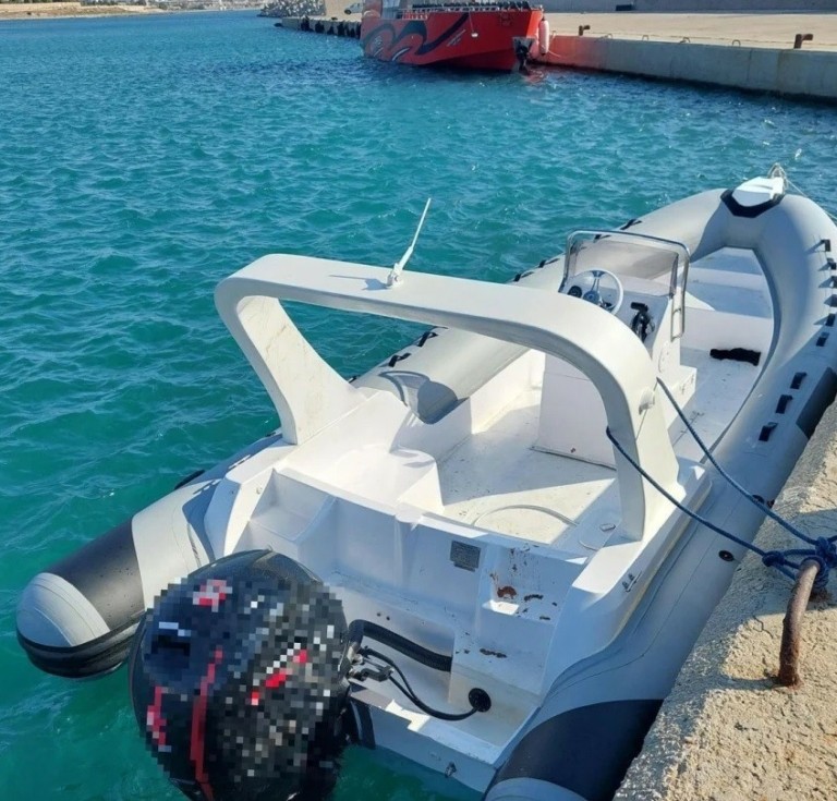 Κινηματογραφική καταδίωξη ταχύπλοου στη Ρόδο – Συνελήφθησαν δυο διακινητές και 13 μετανάστες