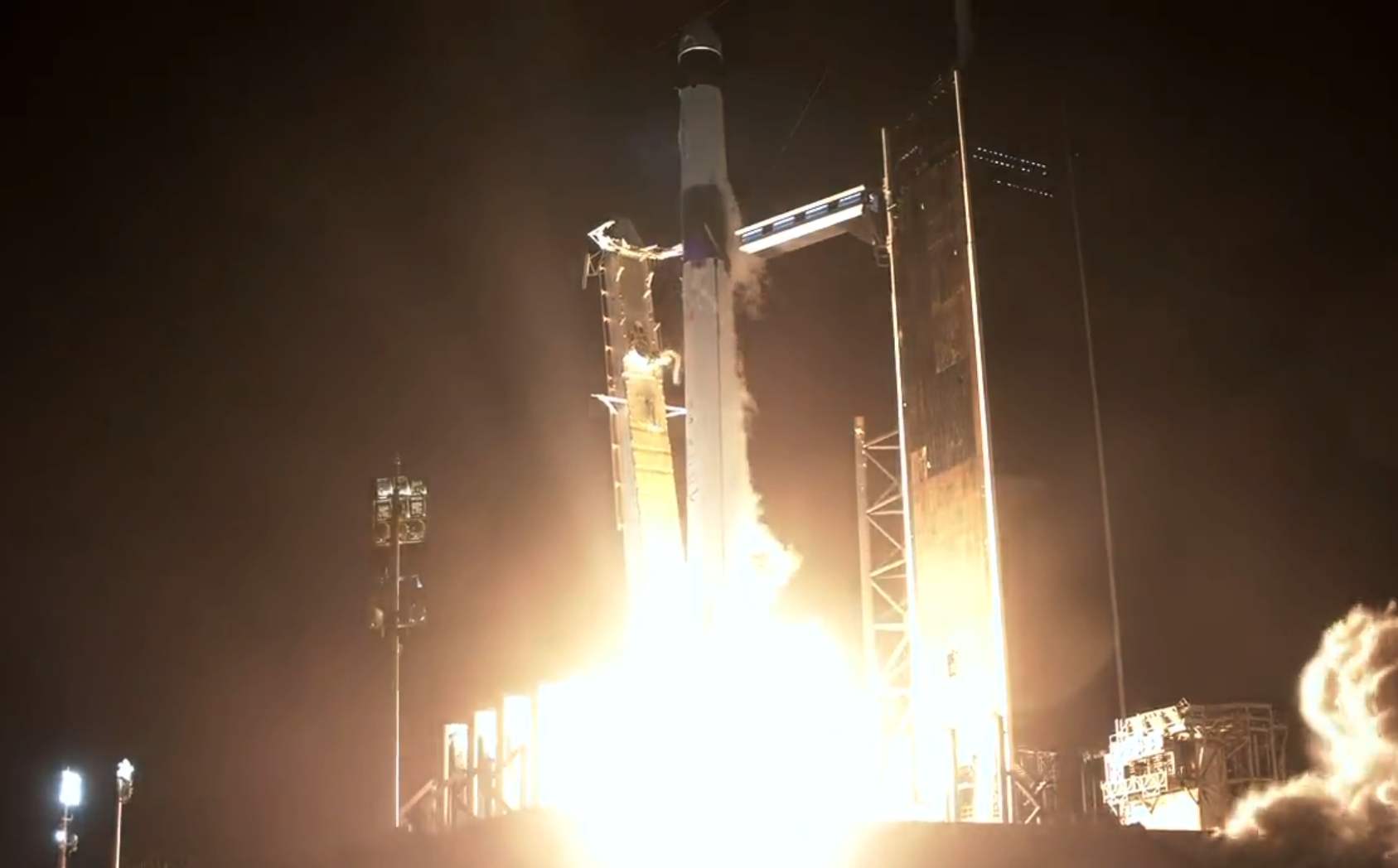 SpaceX: Αναβλήθηκε η εκτόξευση του στρατιωτικού διαστημόπλοιου X-37B