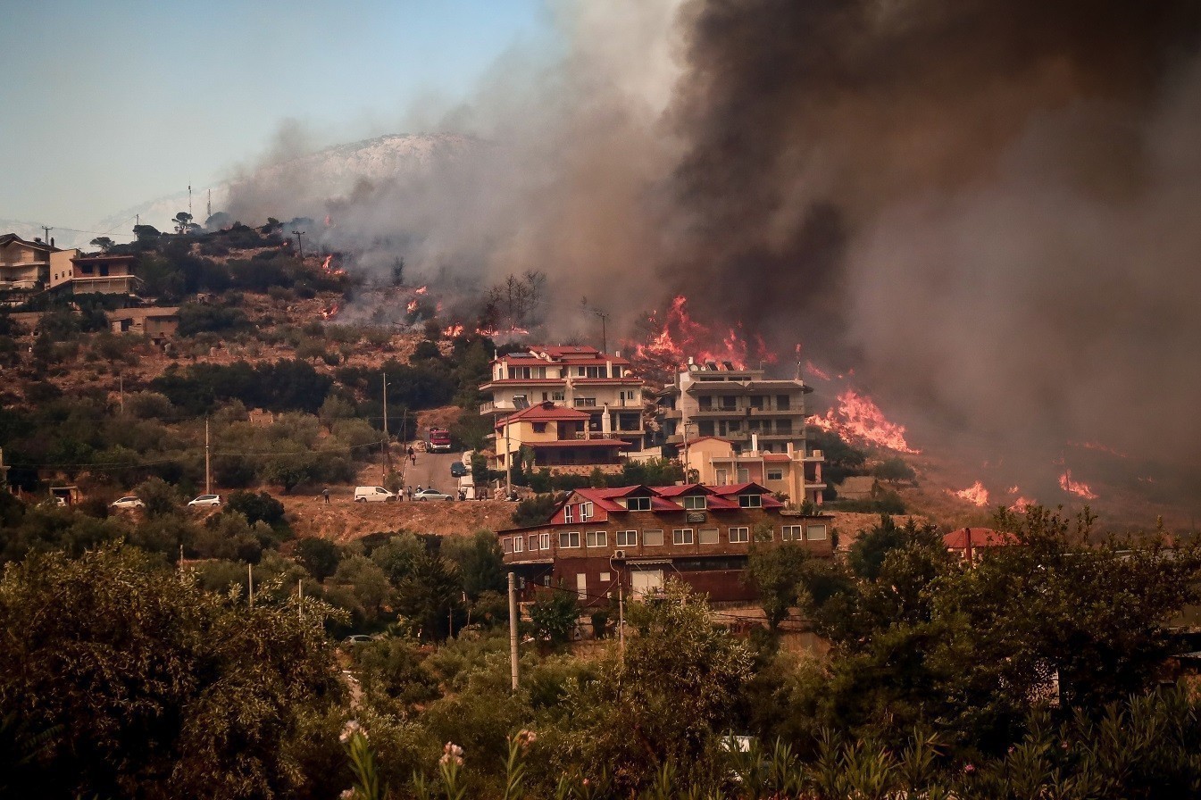 Πυροσβεστική: 209 νέες φωτιές σε τρεις ημέρες – Μάχη με τις φλόγες και τους ανέμους