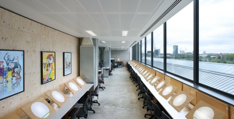 Το διάσημο κολλέγιο με τα δίδακτρα των 30.000 ευρώ που “βγάζει” τα κορυφαία ταλέντα της Μόδας και των Τεχνών