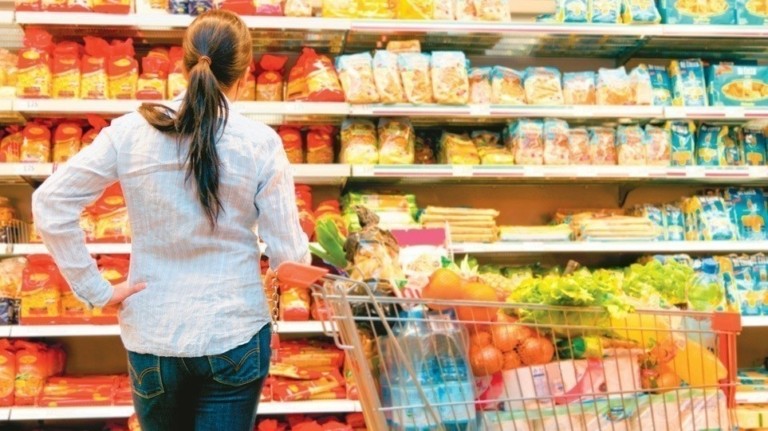 Σούπερ μάρκετ: Κοντά στις 4.000 τα προϊόντα με μειώσεις τιμών – Τι ισχύει για το Σαρακοστιανό Καλάθι
