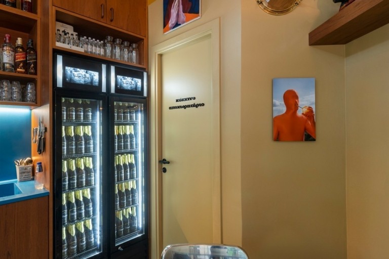 Titanas – Το σύγχρονο καφενείο των 11 τετραγωνικών είναι μνημείο cult αισθητικής