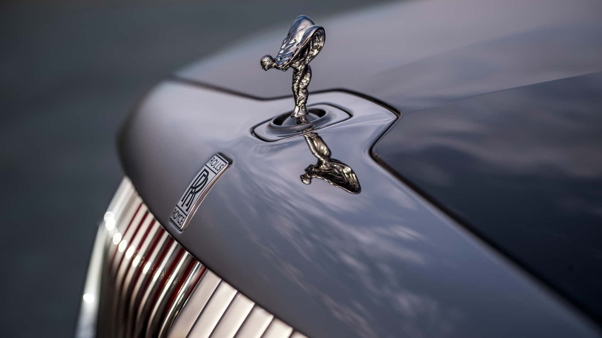H ιστορία της παραγγελίας της Rolls-Royce των 30 εκατ. ευρώ – Βάφτηκε 150 φορές για να “πετύχει” το χρώμα