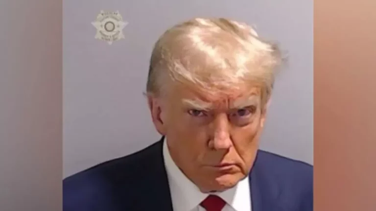 Τραμπ: Συγκέντρωσε 7,1 εκατ. δολάρια μετά τη φωτογραφία της φυλακής