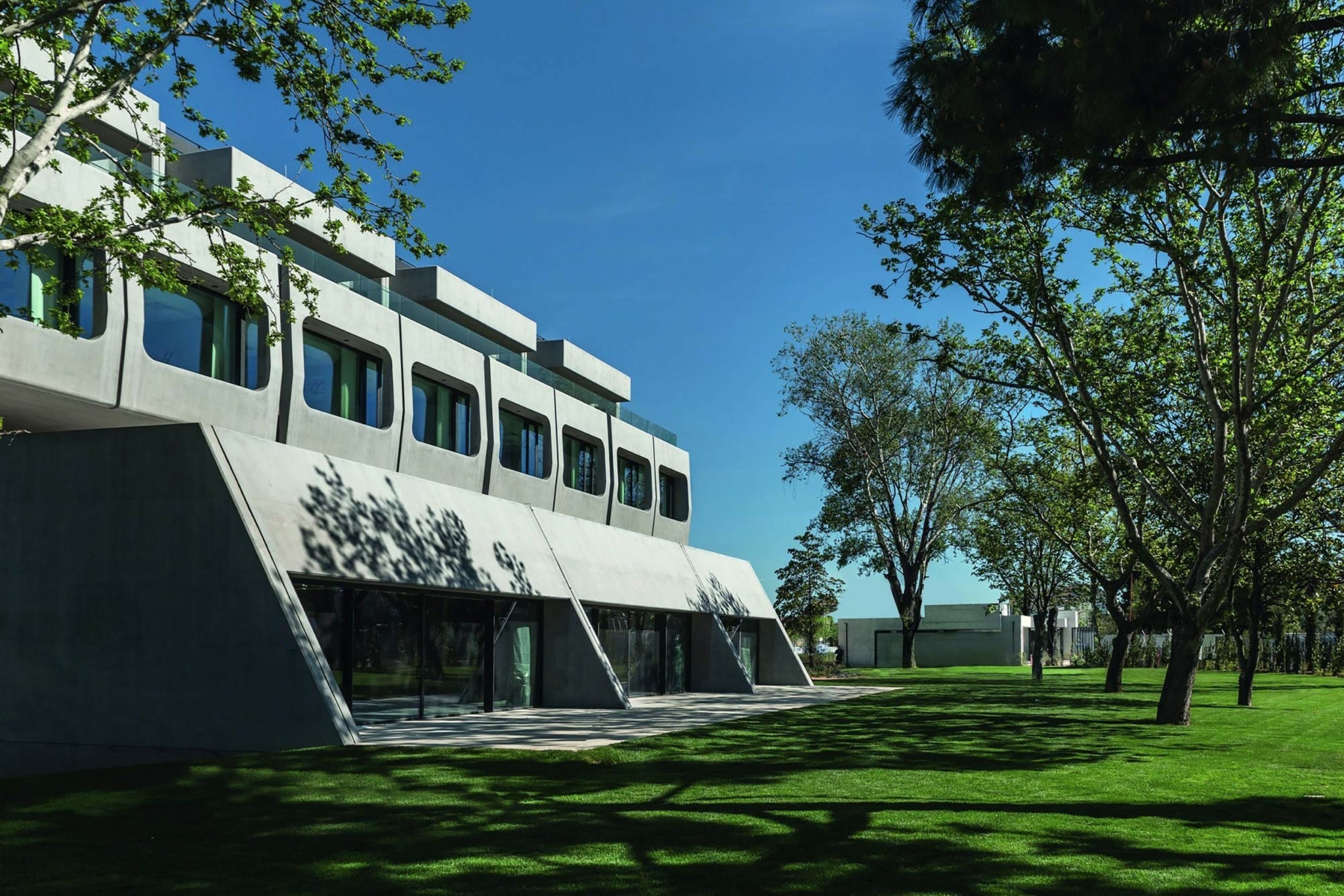 Η ανακαίνιση του ιστορικού κτιρίου της ΑΓΕΤ είναι ένα case-study απόλυτης αρχιτεκτονικής