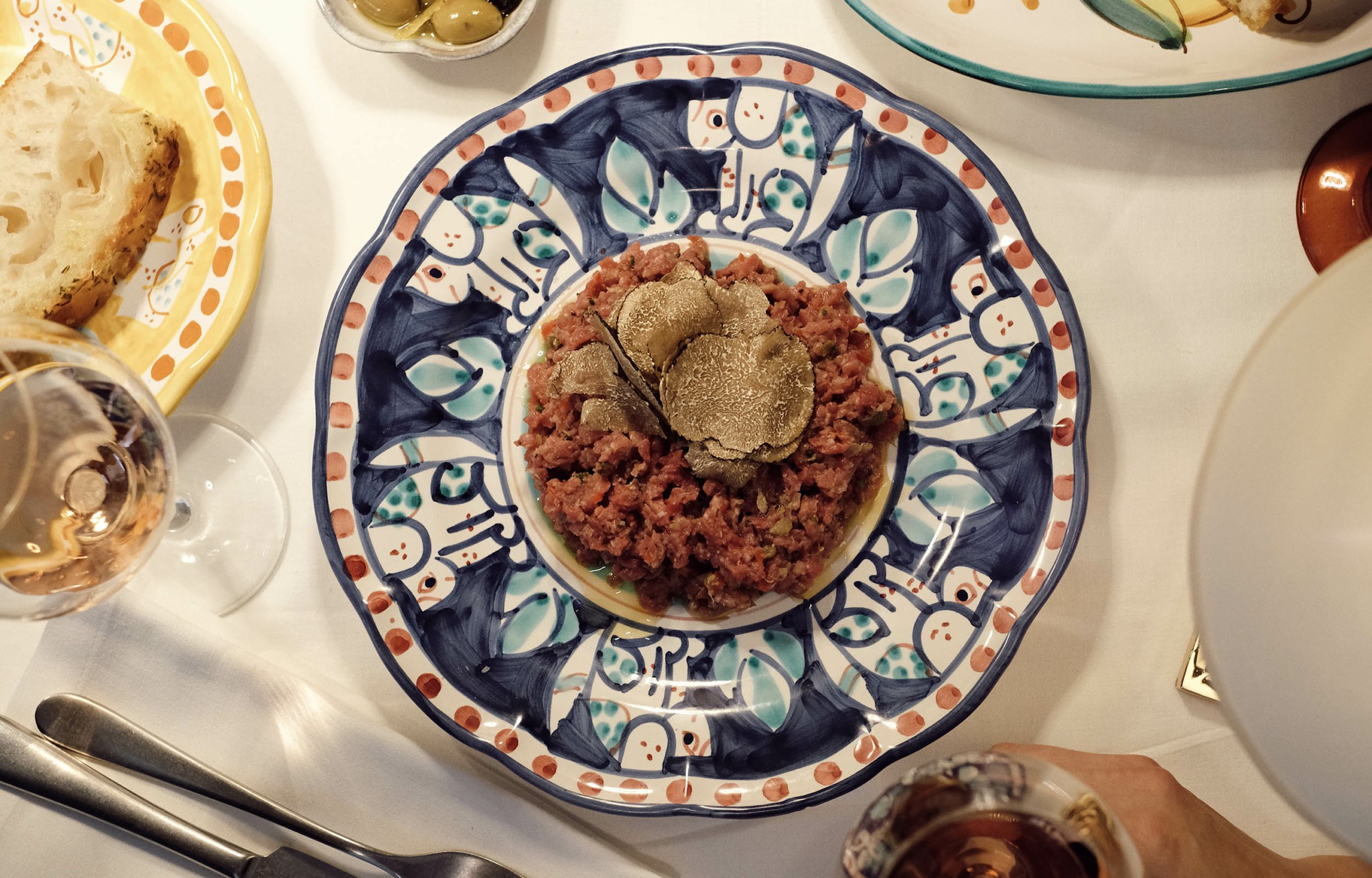 Comfort food italo-americano: come un ristorante di Santorini sta dando vita a una nuova e deliziosa tendenza 