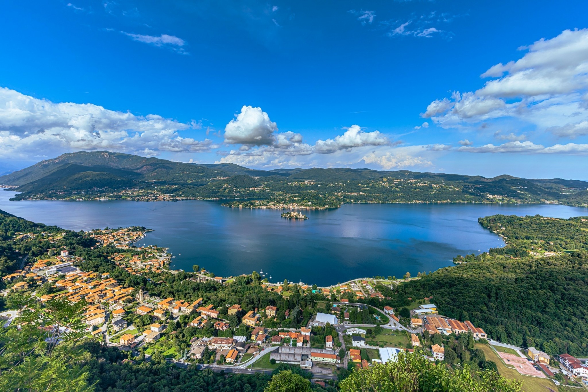 Η παραμυθένια λίμνη Ορτα: Τo άγνωστo μαργαριτάρι του ιταλικού βορρά