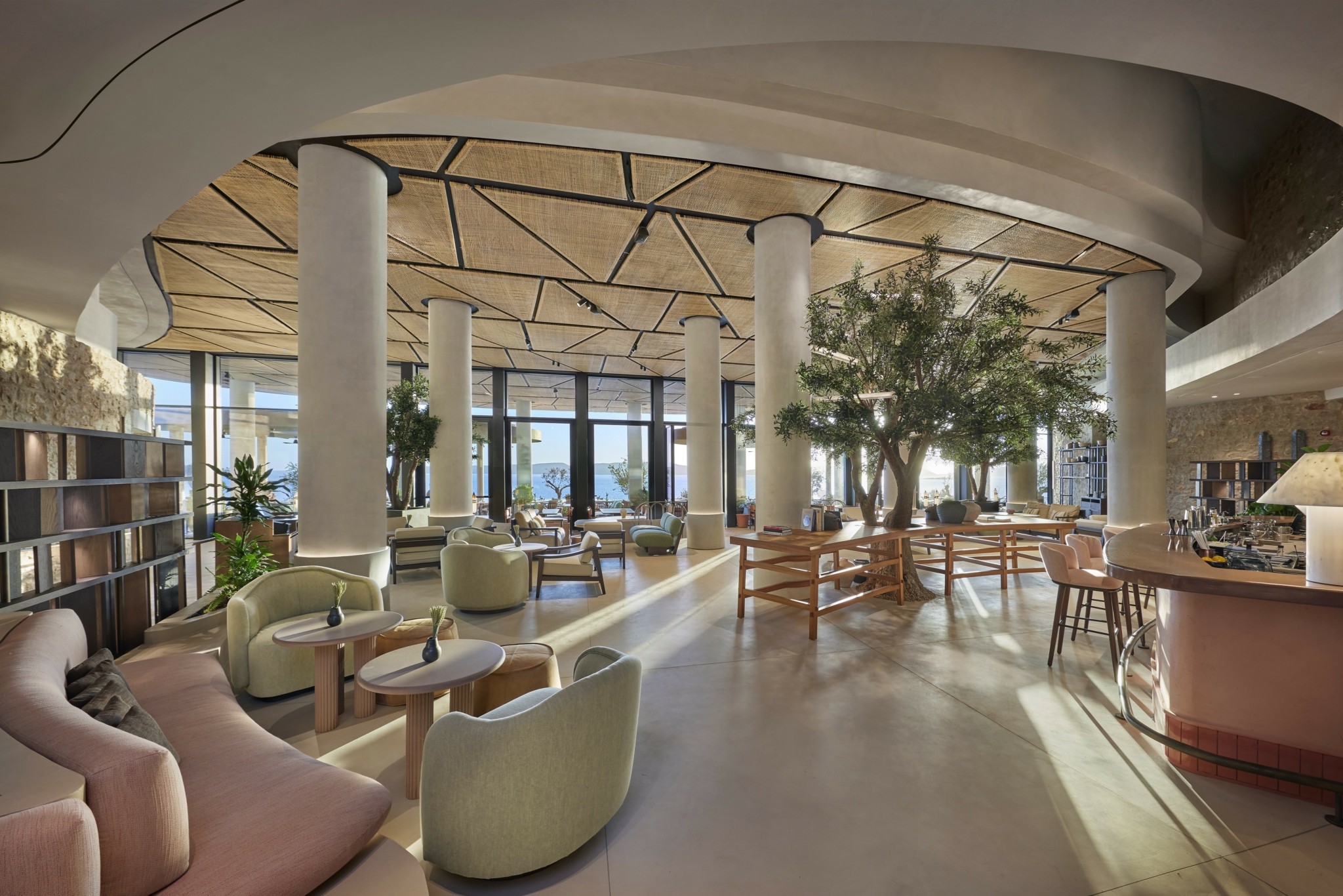 Πώς είναι η ζωή μέσα στο νέο Mandarin Oriental Costa Navarino – Σουίτες, εστιατόρια και design του κορυφαίου resort