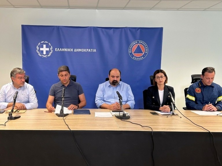 Αυγενάκης από Θεσσαλία: «Εντολή του πρωθυπουργού είναι να μη φύγουμε από εδώ» – Πότε ξεκινούν οι αποζημιώσεις