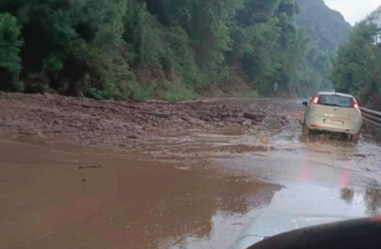 Προβλήματα σε Αχαΐα και Ήπειρο από την κακοκαιρία Elias – Πού θα «χτυπήσει» σήμερα (vids+tweet)