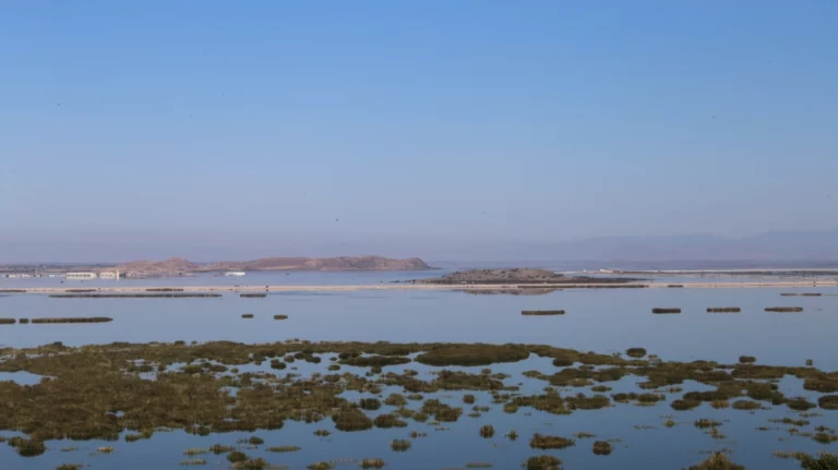 Ανεβαίνει επικίνδυνα η στάθμη του νερού στην λίμνη Κάρλα – Ποια χωριά απειλεί