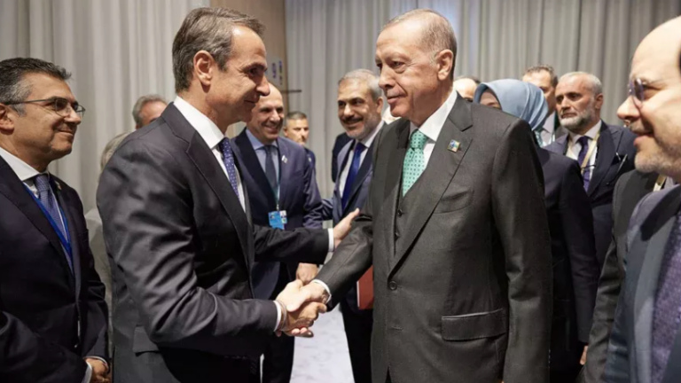 Bloomberg: Δύσκολο να επιτευχθεί μια ιστορική συμφιλίωση Ελλάδας – Τουρκίας