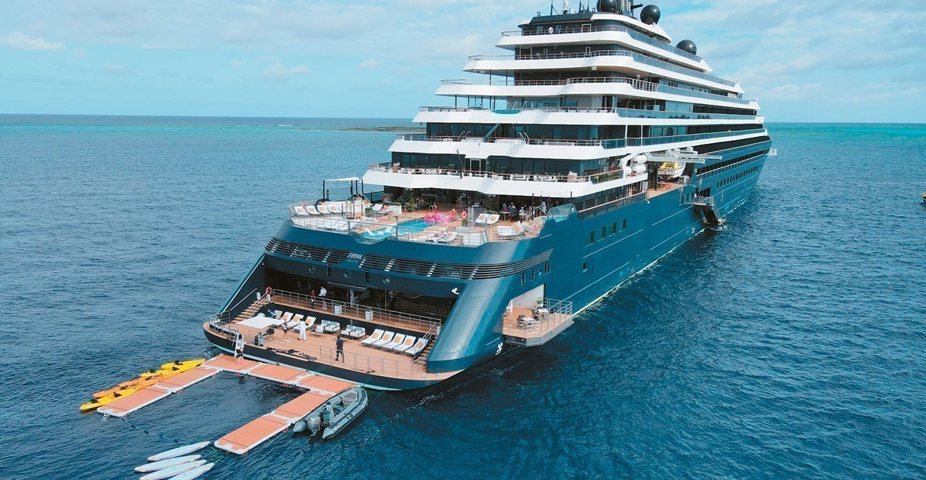 The Ritz-Carlton Yacht Collection: Στα ελληνικά νησιά με το «Εvrima»