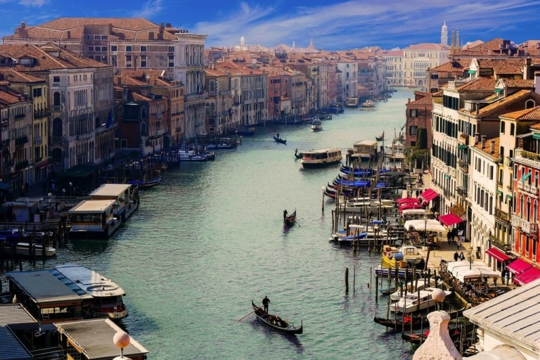 Γιατί η Βενετία επιβάλλει φόρο στους τουρίστες (pics)