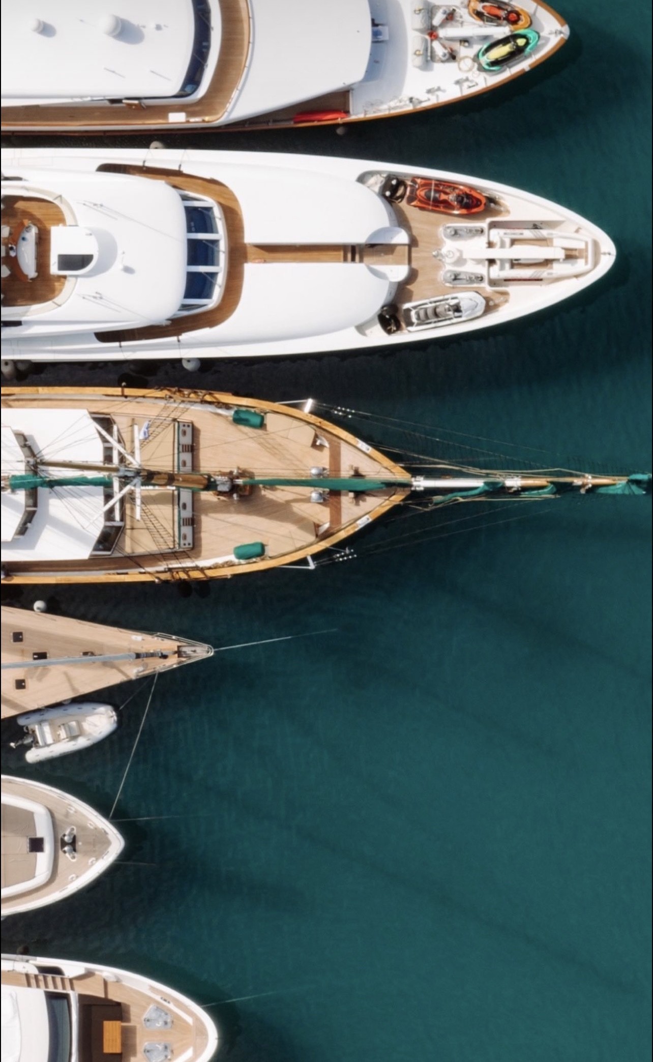 Σαρώνει η generation Z της ναυτιλίας – Ο Πανάγος Λεμός νοικιάζει το ιστιοπλοϊκό του παλάτι 46.000 ευρώ την εβδομάδα (pics, vid) Σαρώνει η generation Z της ναυτιλίας – Ο Πανάγος Λεμός νοικιάζει το ιστιοπλοϊκό του παλάτι 46.000 ευρώ την εβδομάδα (pics, vid)