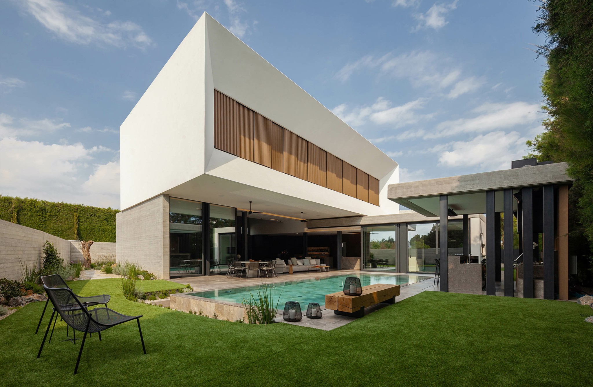 Μια κατοικία-ησυχαστήριο στη Λεμεσό από έναν κορυφαίο Κύπριο αρχιτέκτονα