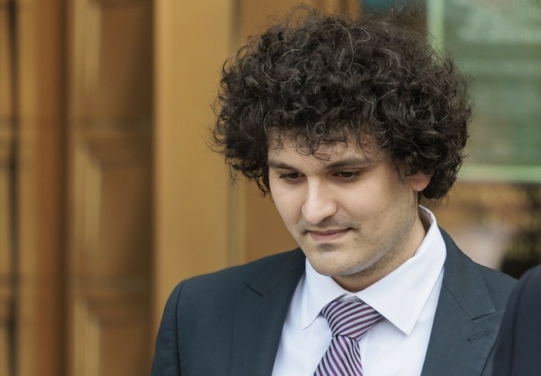 Ξεκινά η δίκη του Σαμ Μπάνκμαν Φριντ – Η υπερασπιστική γραμμή του «Μότσαρτ» των crypto