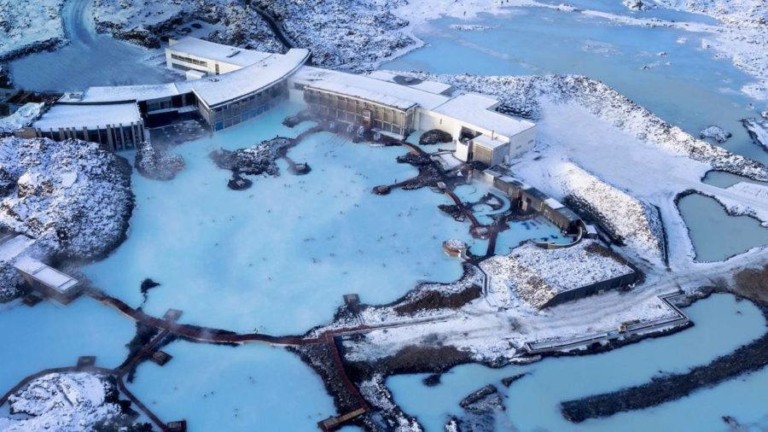 Blue Lagoon: Η απόλυτη εμπειρία της Ισλανδίας στα πιο διάσημα ιαματικά νερά του κόσμου