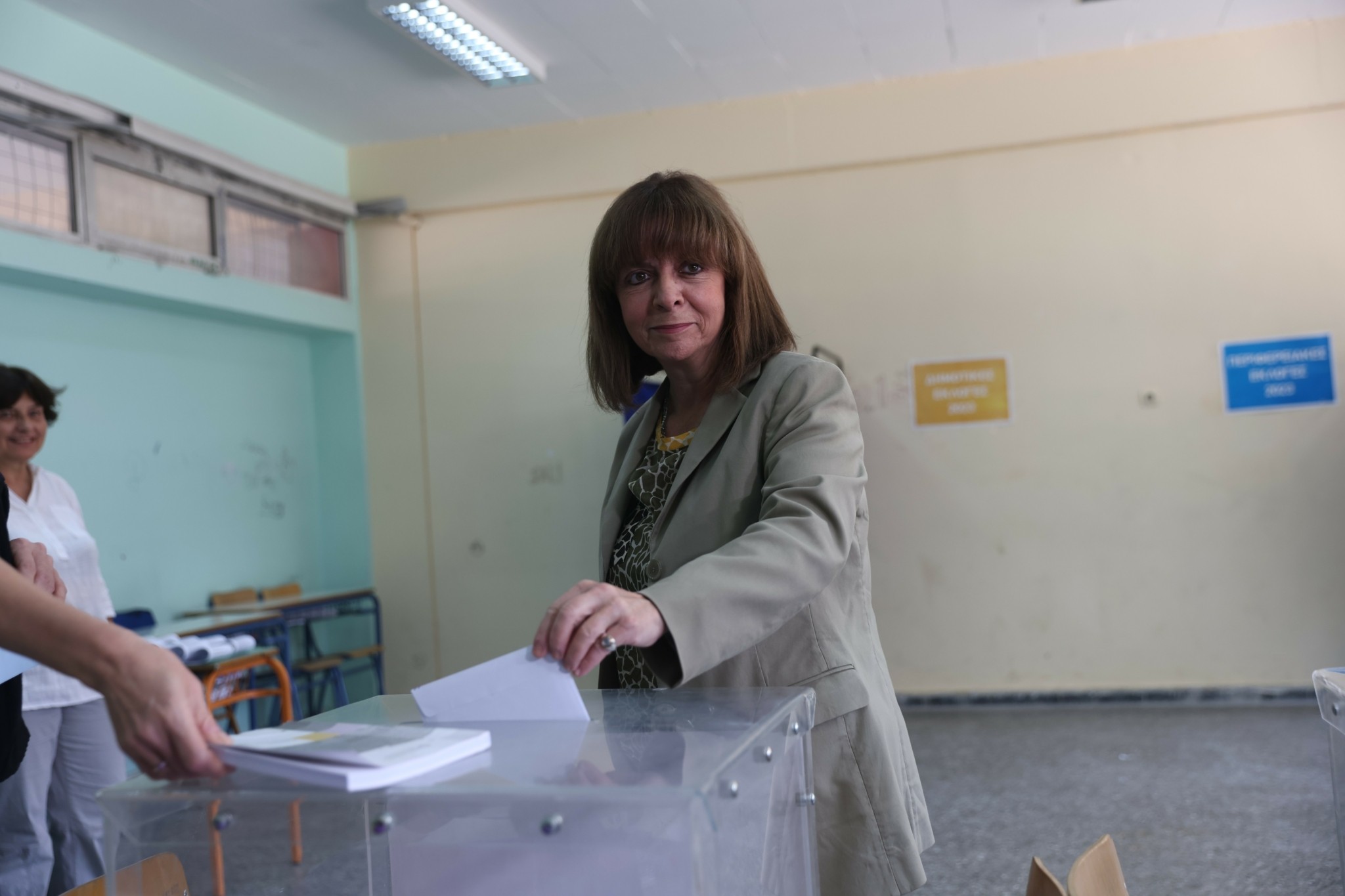 Η ΠτΔ Κατερίνα Σακελλαροπούλου άσκησε το εκλογικό της δικαίωμα