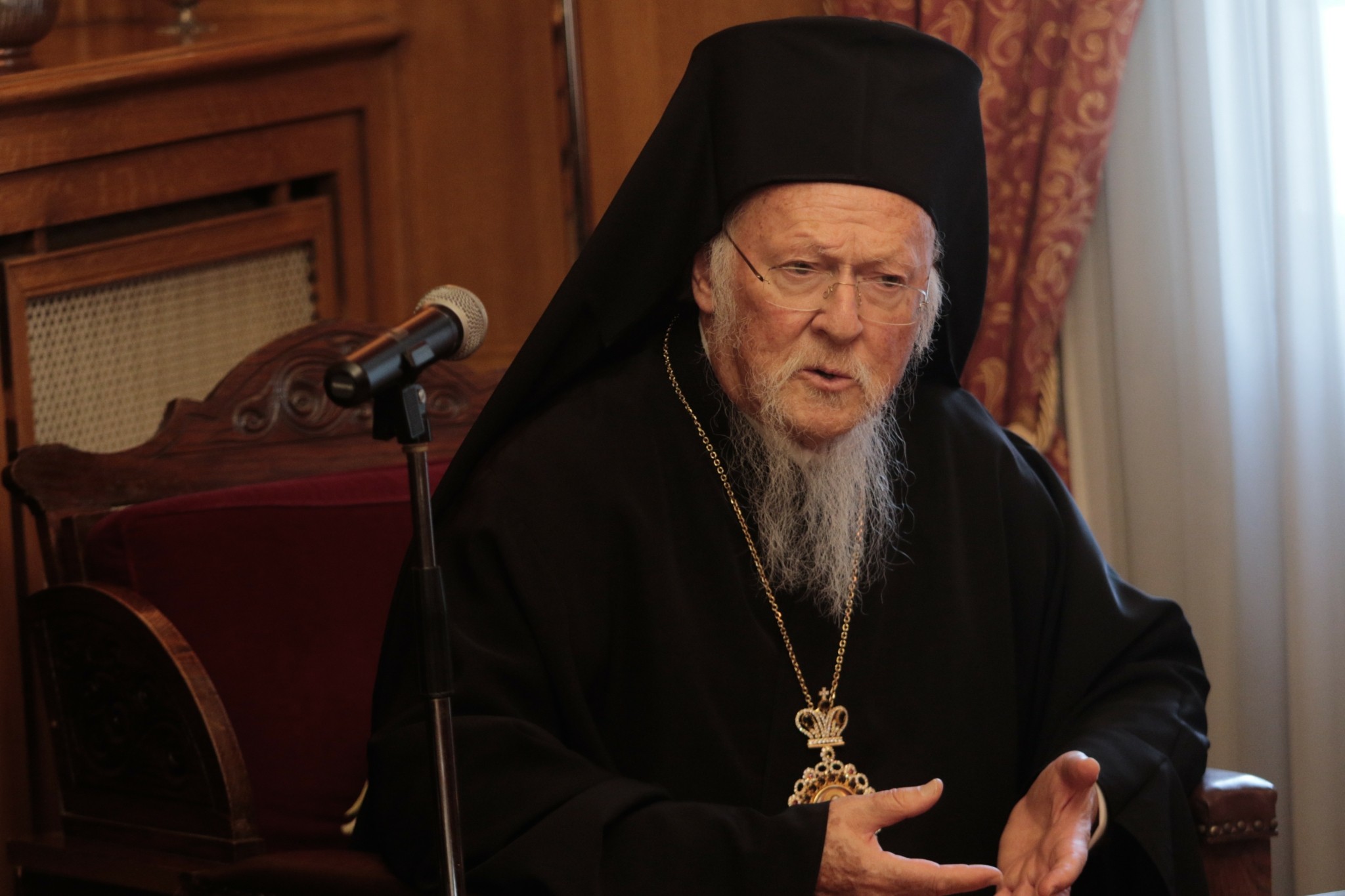 Ο Οικουμενικός Πατριάρχης επισκέφθηκε το Γηροκομείο Αθηνών (vid)