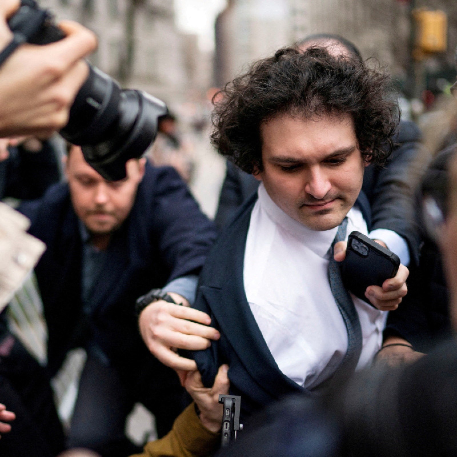 Σαμ Μπάνκμαν – Φριντ: Η πορεία ενός κρυπτο-δισεκατομμυριούχου προς τη φυλακή