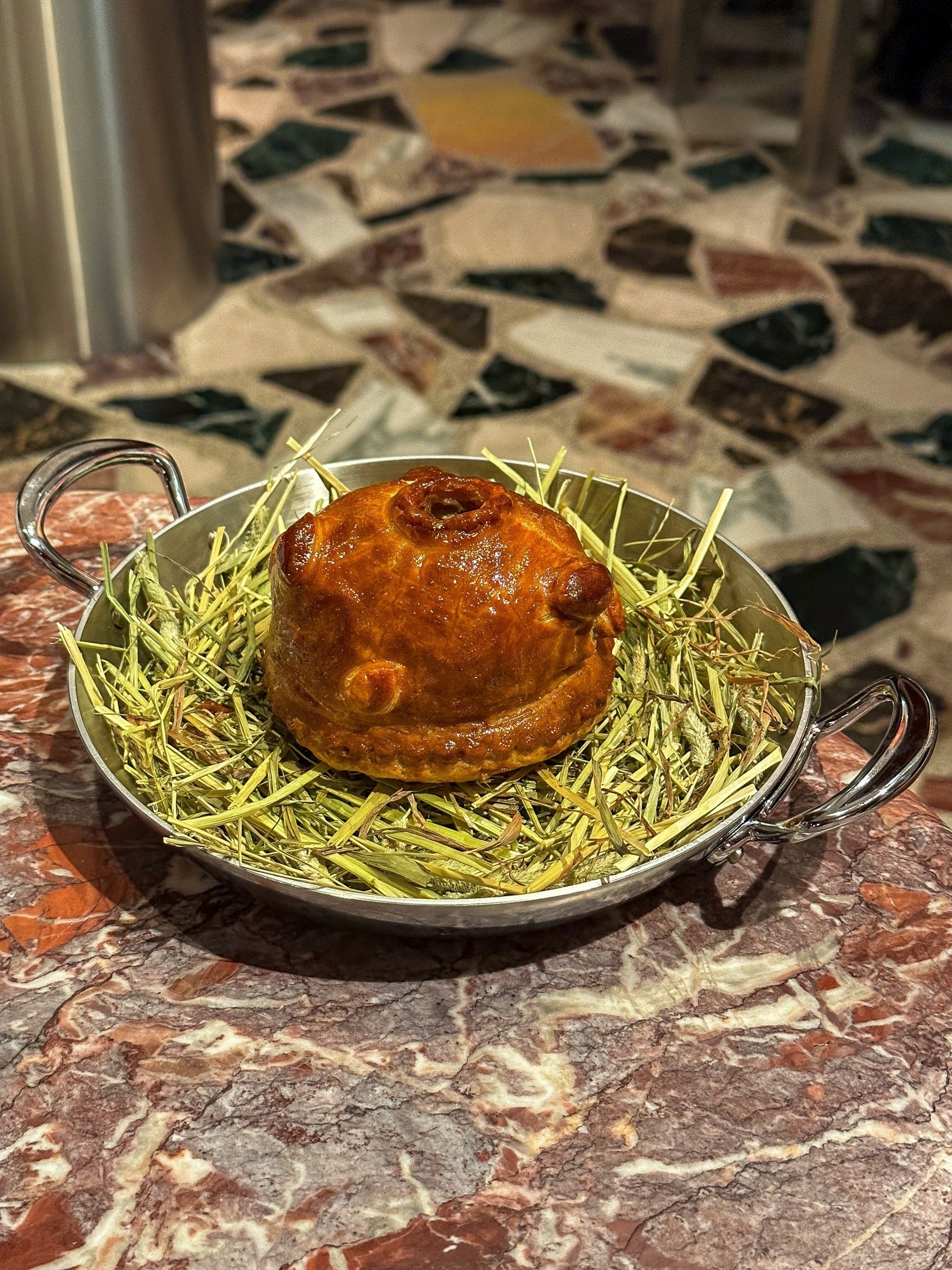 Gallina: Το εστιατόριο έργο Τέχνης στο Κουκάκι και ο εφοπλιστής-συλλέκτης πίσω από την ιδέα