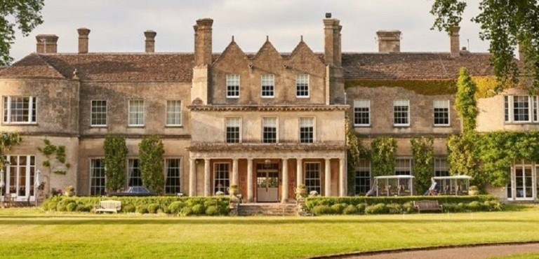 Ηνωμένο Βασίλειο: Ποιο είναι το κορυφαίο ξενοδοχείο ελληνικής ιδιοκτησίας (tweets)