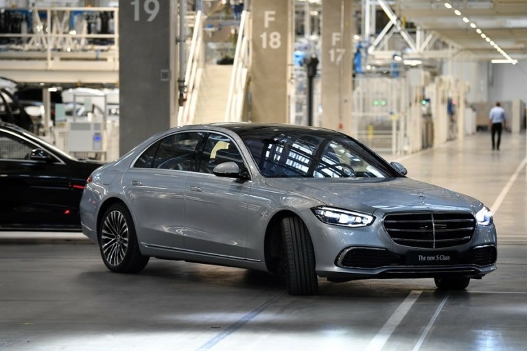 Πολυτελή αυτοκίνητα: «Βουτιά» 18% στις πωλήσεις Mercedes S-Class