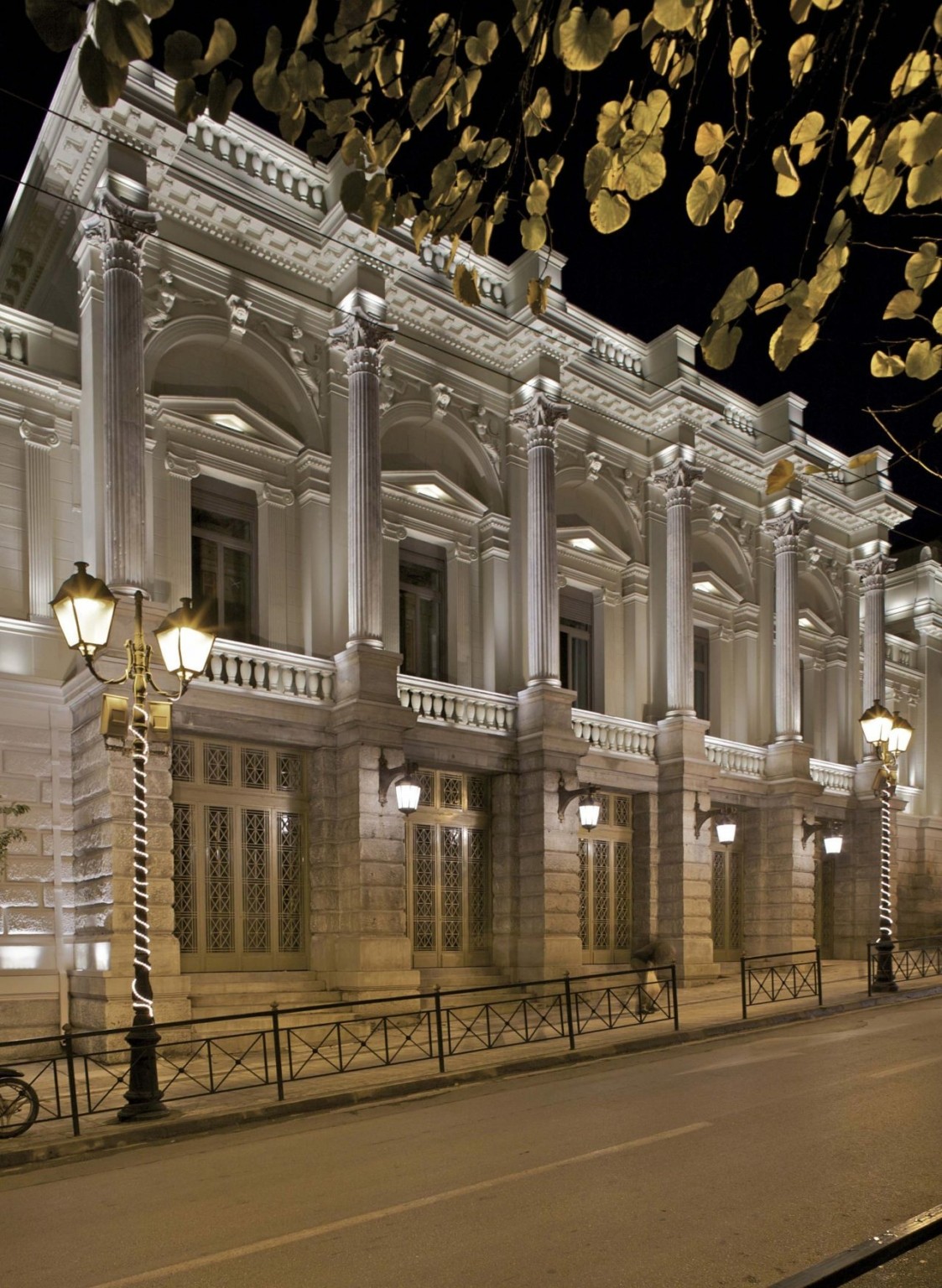 IFI: Το βραβευμένο ελληνικό studio και η τέχνη πίσω από τον φωτισμό κτιρίων και κατοικιών