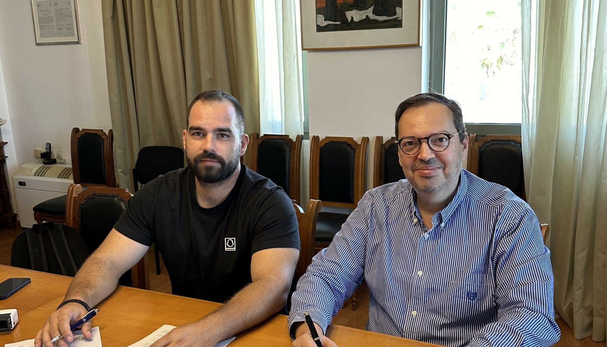 Οργανισμός Λιμένος Ηρακλείου: Υπεγράφη η σύμβαση για την αποκατάσταση ζημιών Προσήνεμου Μόλου