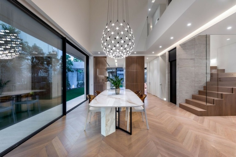 IFI: Το βραβευμένο ελληνικό studio και η τέχνη πίσω από τον φωτισμό κτιρίων και κατοικιών