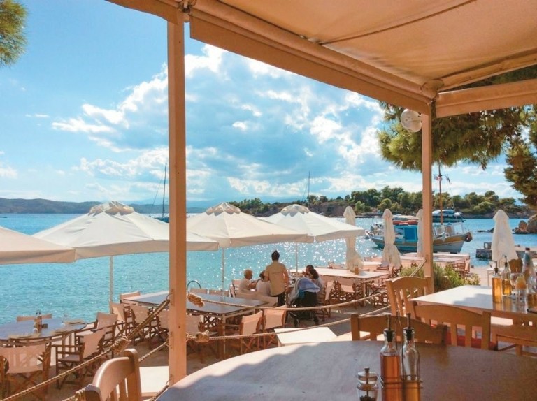 Φαγητό έξω: Πώς η εφορία ελέγχει κάθε τραπέζι (vid)