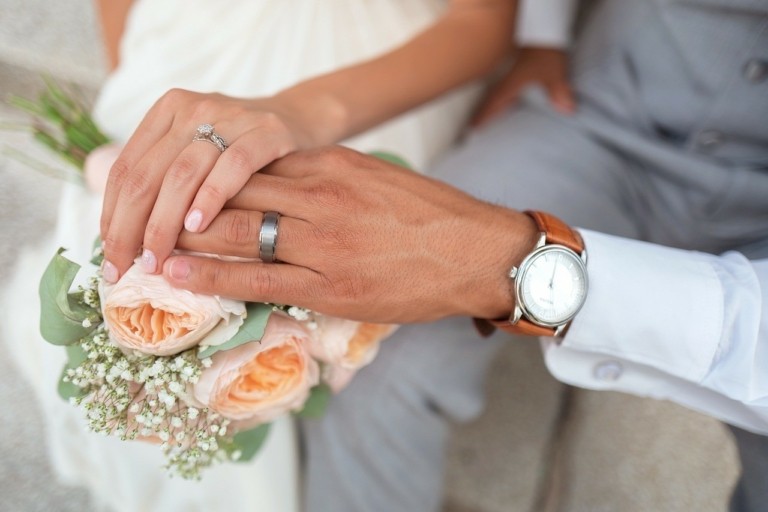 Επιτυχημένος γάμος με ένα μυστικό: Kοινός τραπεζικός λογαριασμός