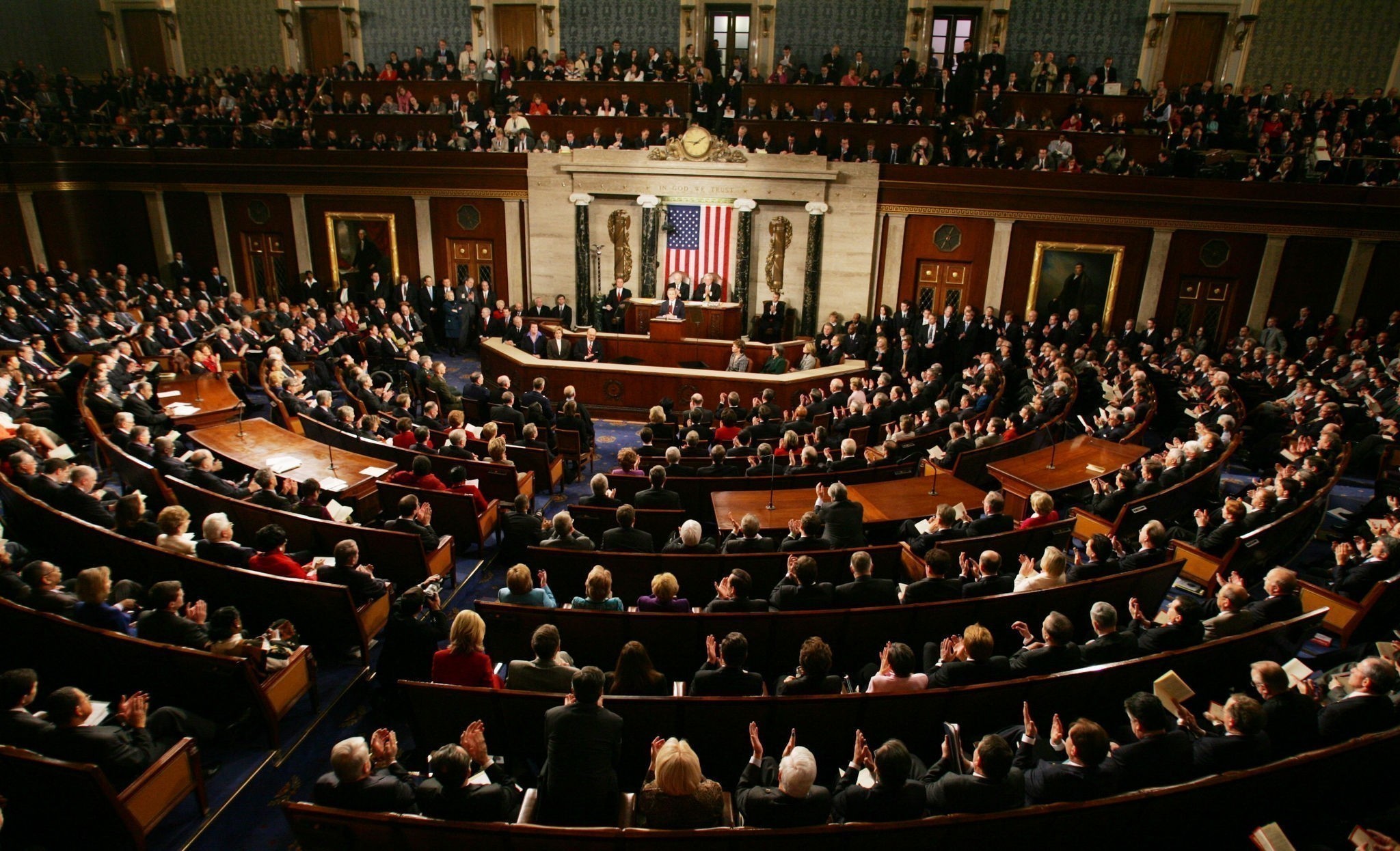 ΗΠΑ: Απειλή καθαίρεσης και κίνδυνος shutdown – Χάος στο Κογκρέσο για τον προϋπολογισμό