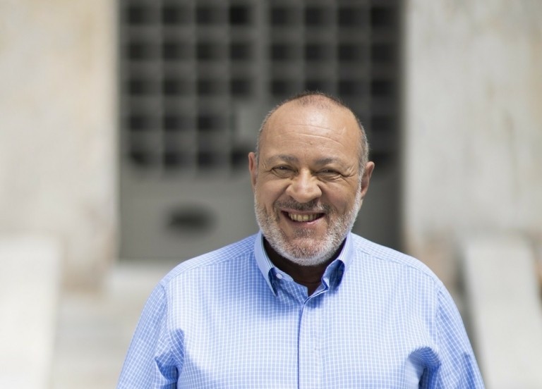 Απονομή του τίτλου The Most Excellent Order of the British Empire (OBE) στον Δημήτρη Δασκαλόπουλο